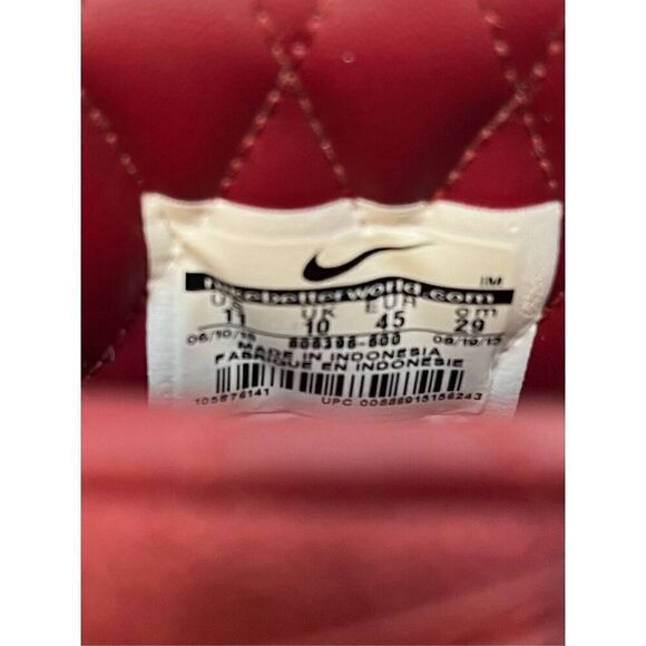 Nike LeBron 13 Lifestyle Cavaliers Team Red Gold Emblem Shoe 806396-600 Size 11 - Picture 6 of 10